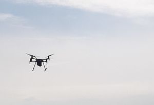 Mit dem LEADER-Projekt „Drohnen im Wildschutz und in der Landwirtschaft“ setzt die Projektträgerin Agrar Dienst Uelzen GmbH auf neue Technik im Agrarsektor.